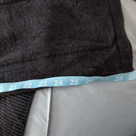 Barefoot Dreams Woman's Cozychoc Ultra Lite Black 2pc. Set Vneck Sweater & Pant - Picture 7 of 9